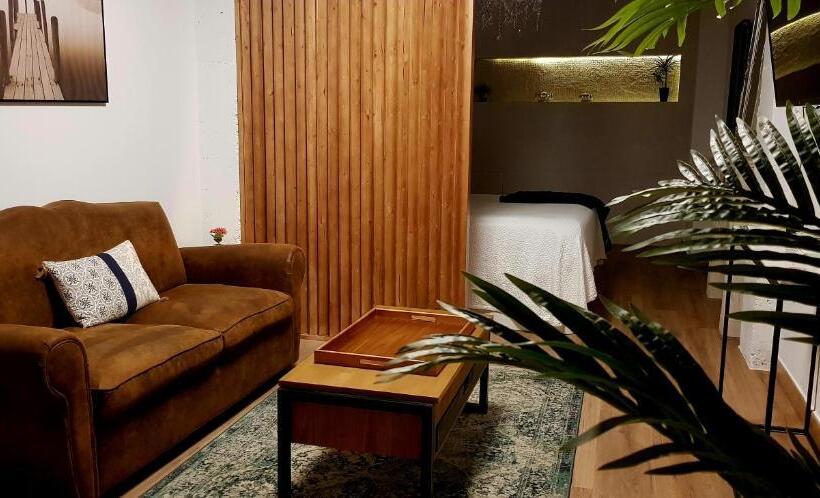 استودیوی لوکس, Suite Haus Vargas