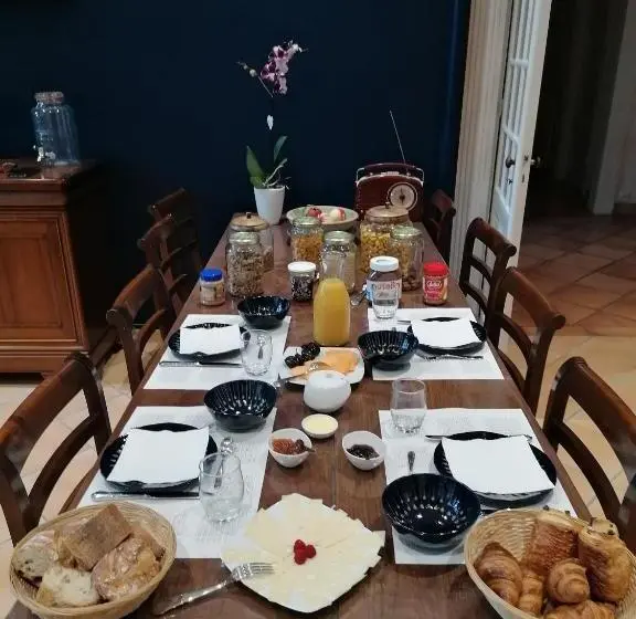 اتاق استاندارد چهار تخته, I Love Bergerac