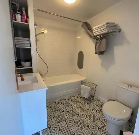 ガーデンビューのスタンダードワンルーム, 2 Chambres, 4 A 6 Voyageurs En Centre Ville, à 5 Mins Du Zoo
