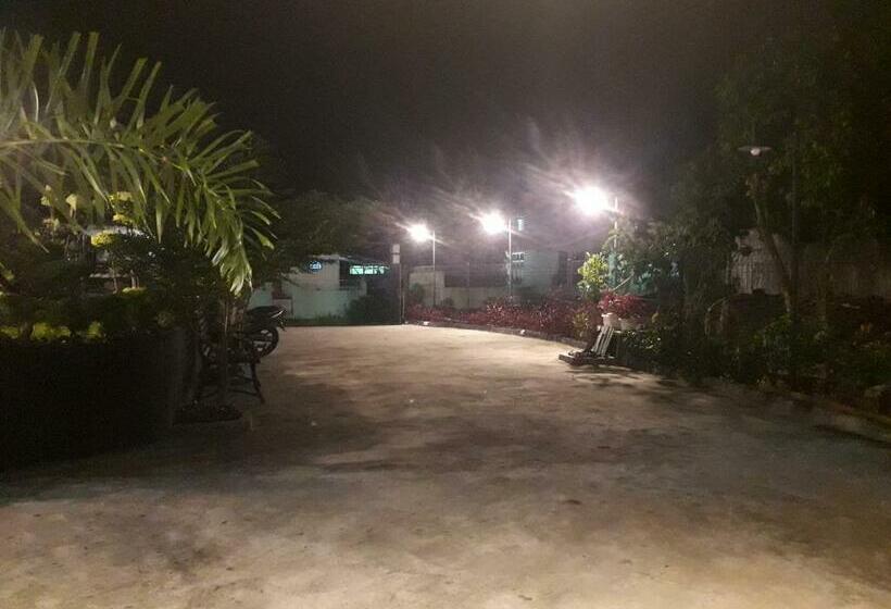 חדר משפחתי, Ahza Syariah