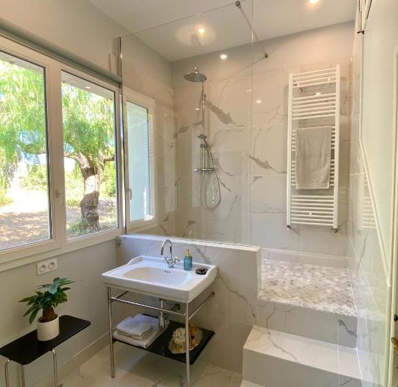 キングサイズベッドのデラックスルーム, Domaine Des Encourdoules