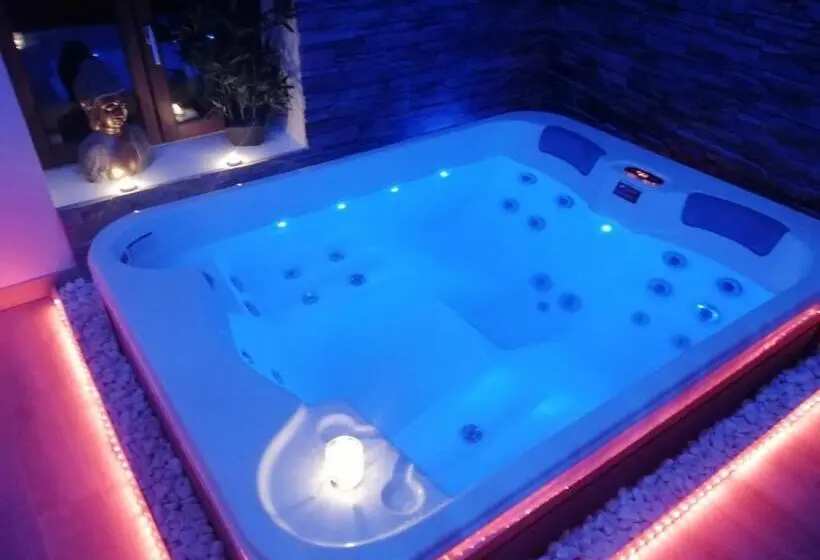 バスタブ付きスタンダードルーム, Gîte Le Petit Crocq Avec Spa Privatif