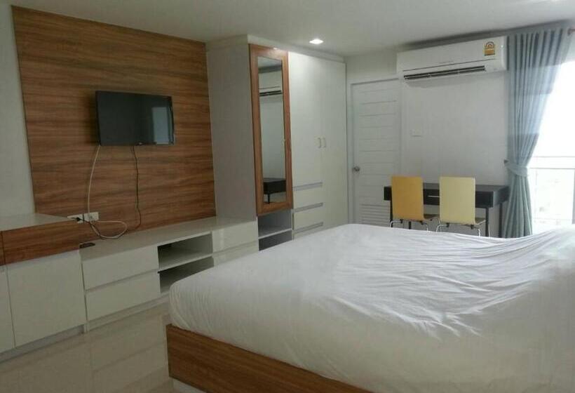 스탠다드 룸, The Seasons