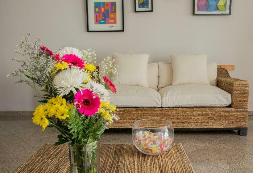 آپارتمان 1 خوابه, Apartamentos Los Tilos