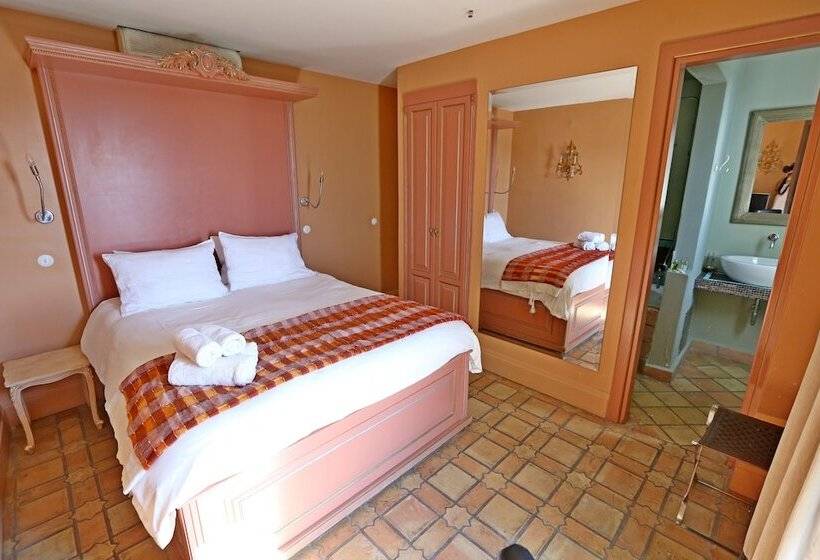 סוויטה נוף לים, Archontika Karamarlis