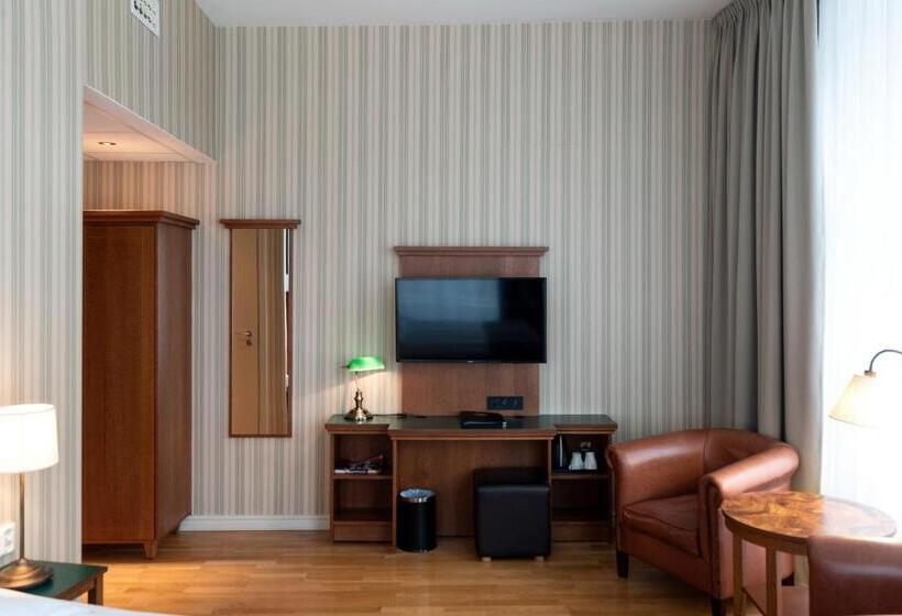 Семейный Номер, Bishops Arms Koping