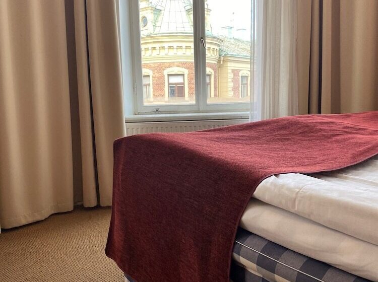 Семейный Номер, Bishops Arms Koping