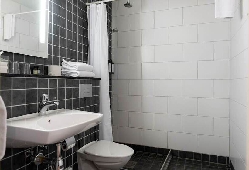 חדר סטנדרט, Bishops Arms Koping