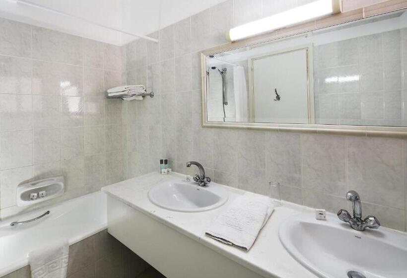 דירת שני חדרים, Club Aphrodite