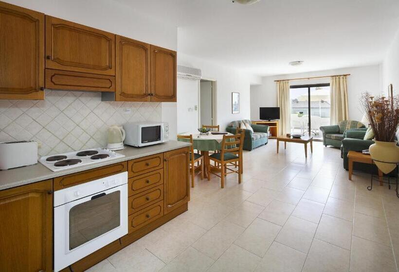 דירת שני חדרים, Club Aphrodite