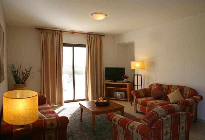 דירת שני חדרים, Club Aphrodite