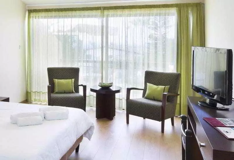 اتاق استاندارد, Club Aphrodite