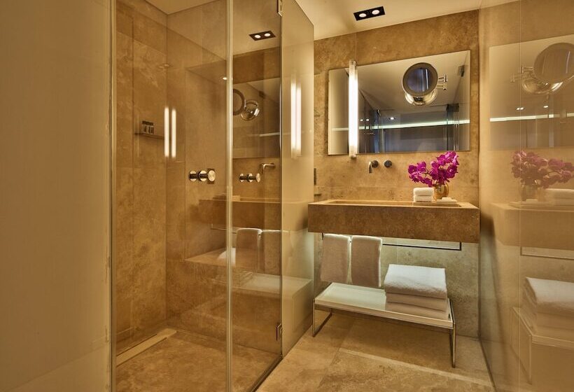 Suite, Conservatorium