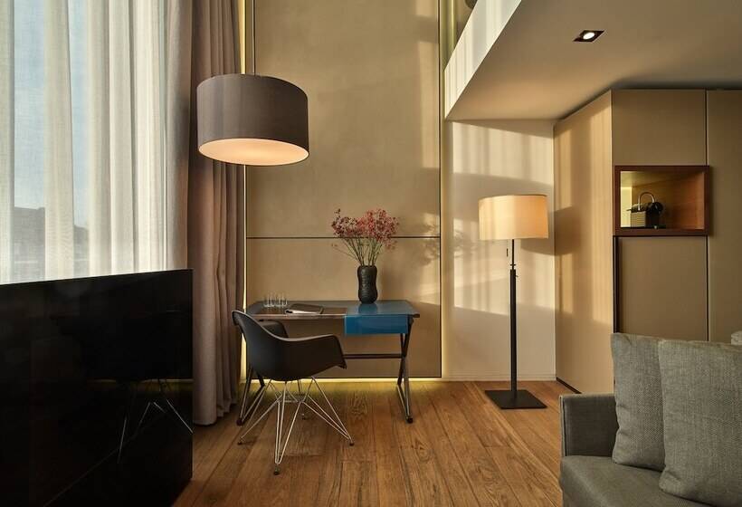 Полулюкс, Conservatorium