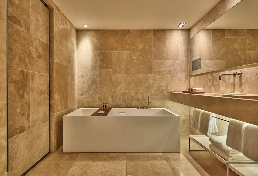 Suite Deluxe, Conservatorium
