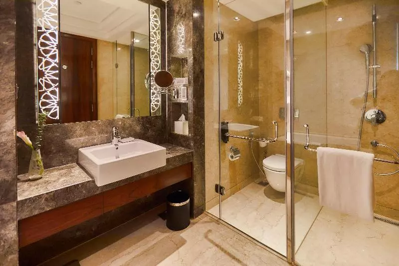 キングサイズベッドのスタンダードルーム, Crowne Plaza New Delhi Rohini, An Ihg