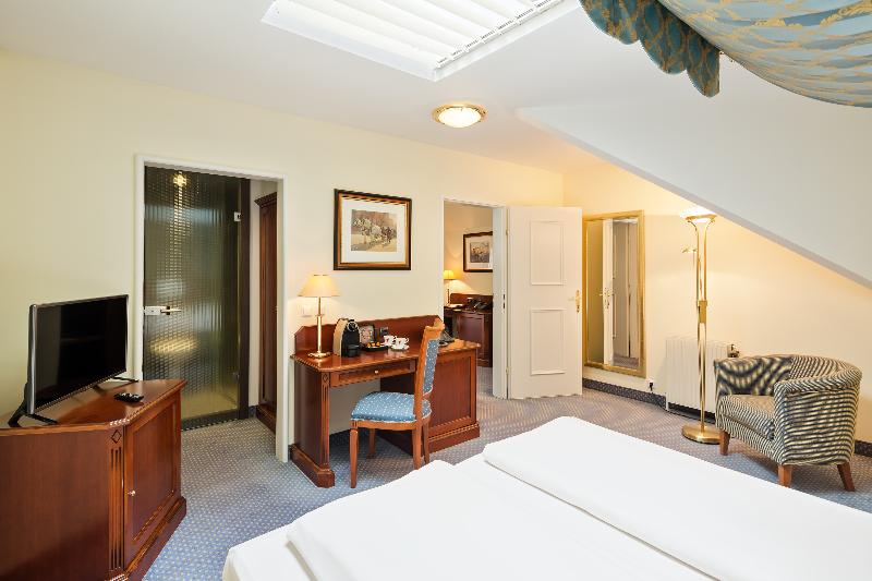 Номер Стандарт Адаптированный для Инвалидов, Holiday Inn Express & Suites Tucson, An Ihg