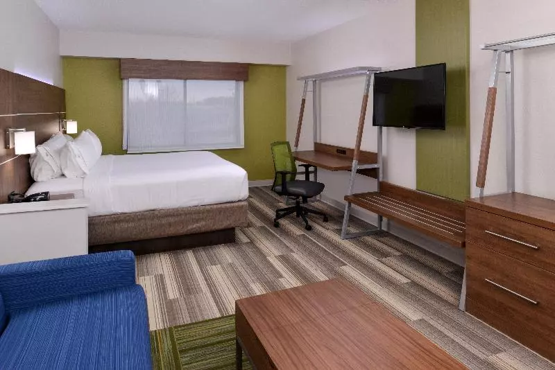 身障者適用スイートルーム, Holiday Inn Express & Suites Raleigh Ne Medical Ctr Area, An Ihg
