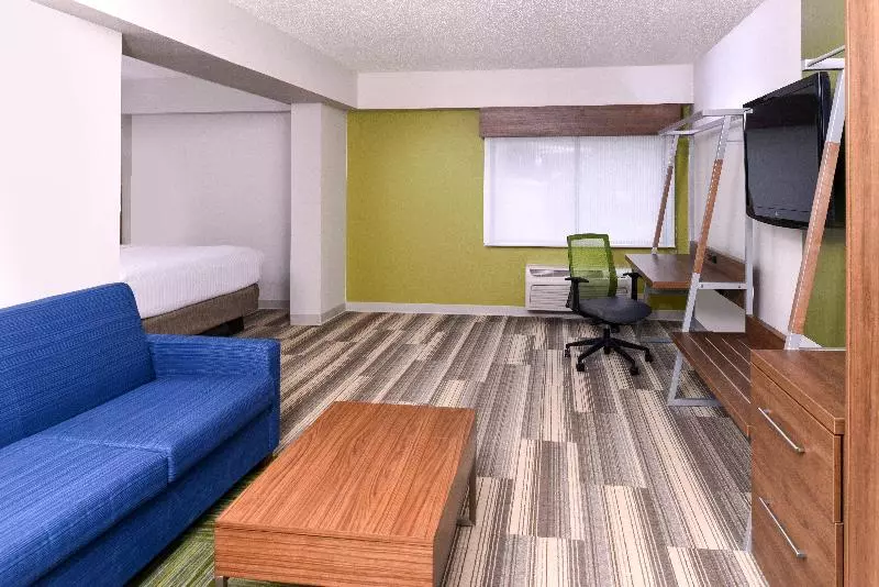 デラックスルーム, Holiday Inn Express & Suites Raleigh Ne Medical Ctr Area, An Ihg