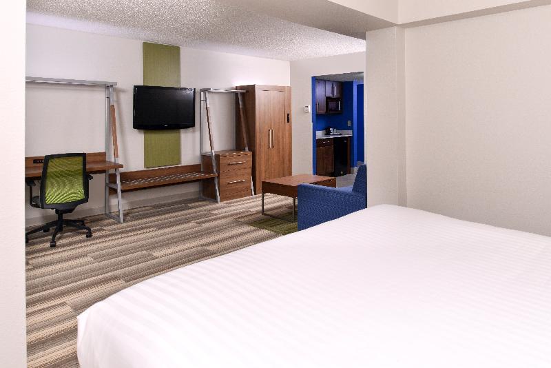 デラックスルーム, Holiday Inn Express & Suites Raleigh Ne   Medical Ctr Area, An Ihg