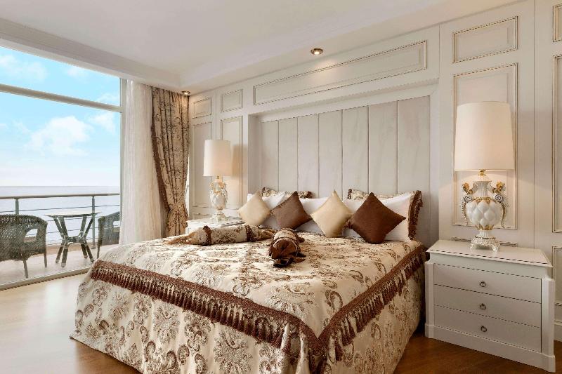 اتاق استاندارد با چشمانداز دریا, Ramada By Wyndham Baku