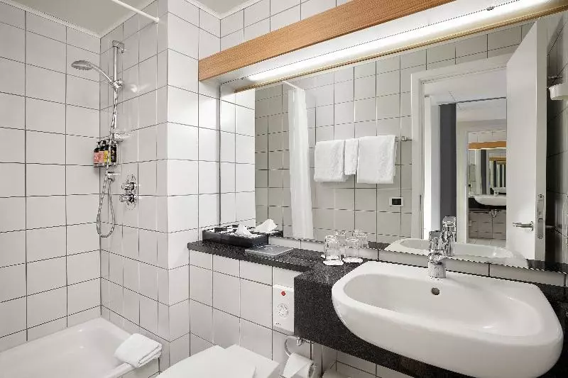 اتاق استاندارد سه نفره, Reykjavik Natura   Berjaya Iceland Hotels