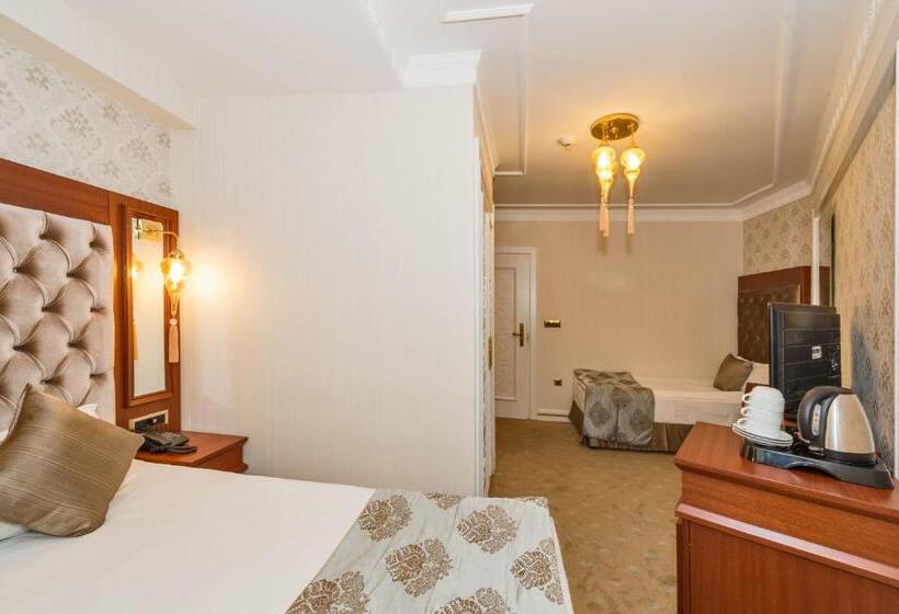 اتاق استاندارد سه نفره, The Empress Theodora