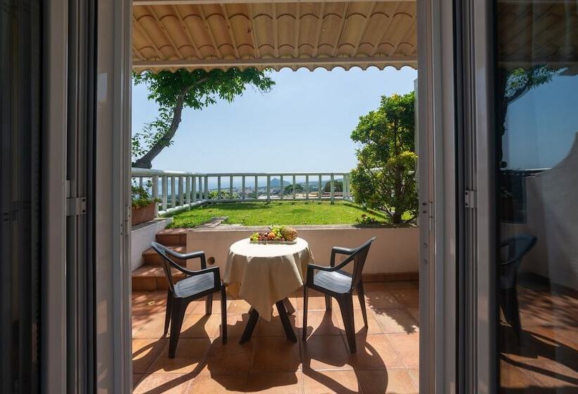 غرفة كومفورت, Villa Ireos