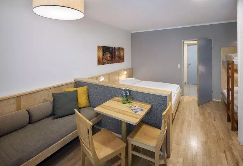 スタンダード４人部屋, Jufa Hotel Bruck An Der Mur   Im Weitental