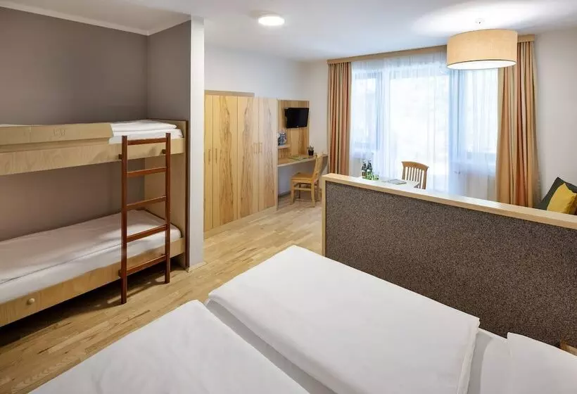 スタンダード４人部屋, Jufa Hotel Bruck An Der Mur   Im Weitental