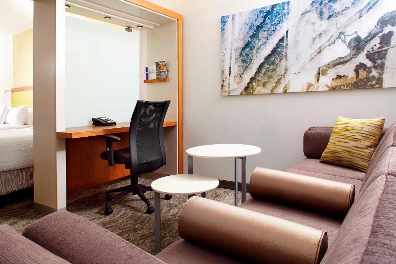 带大床的标准工作室, Springhill Suites Houston Intercontinental Airport