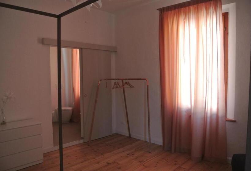 اتاق استاندارد سه نفره, Quarantavasi