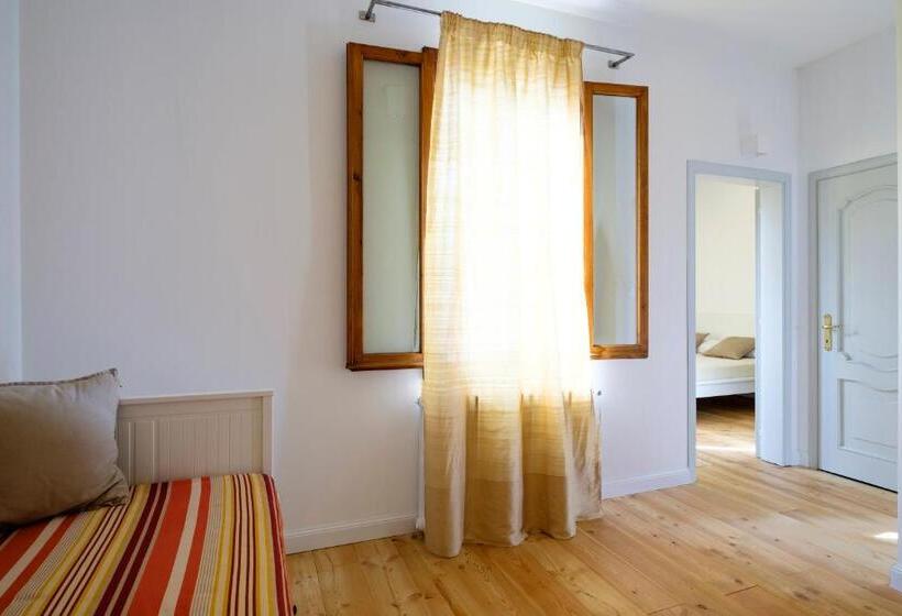 اتاق استاندارد چهار تخته, Quarantavasi