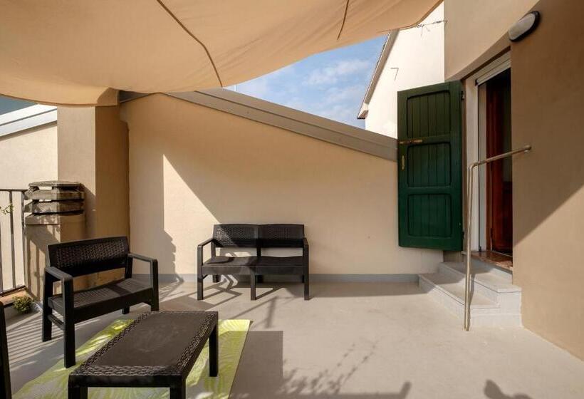 اتاق استاندارد چهار تخته, Quarantavasi