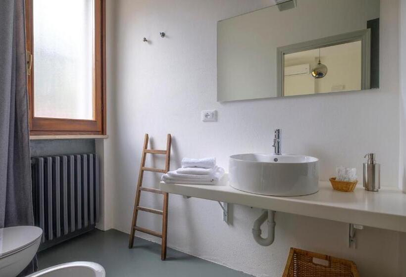 اتاق استاندارد, Quarantavasi