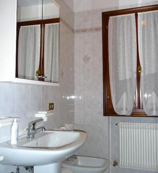 غرفة أساسية, Ca  Rosin Meolo   Camera Tra Relax E Privacy