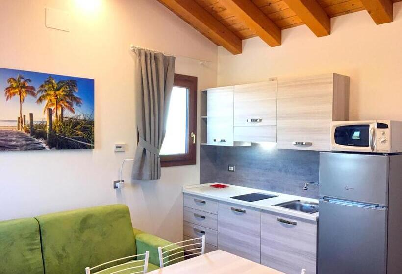 شقة غرفة واحدة, Ca  Rosin Meolo   Camera Tra Relax E Privacy