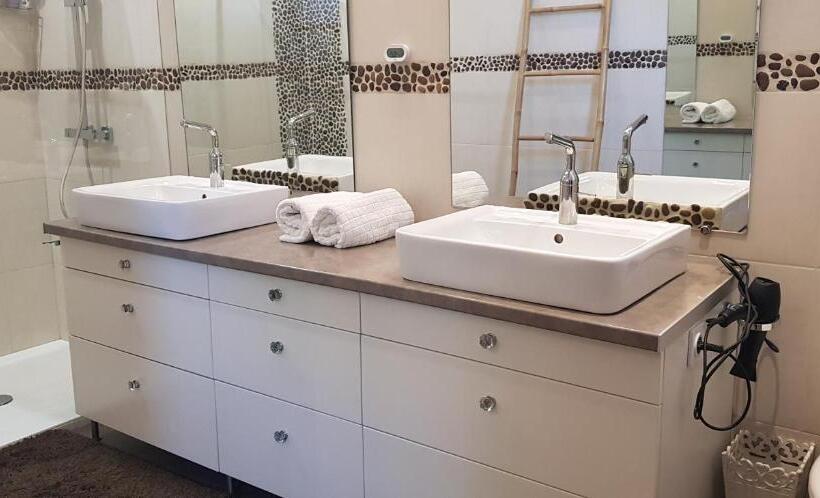 Номер Стандарт, Les Box Chambre D Hôtes