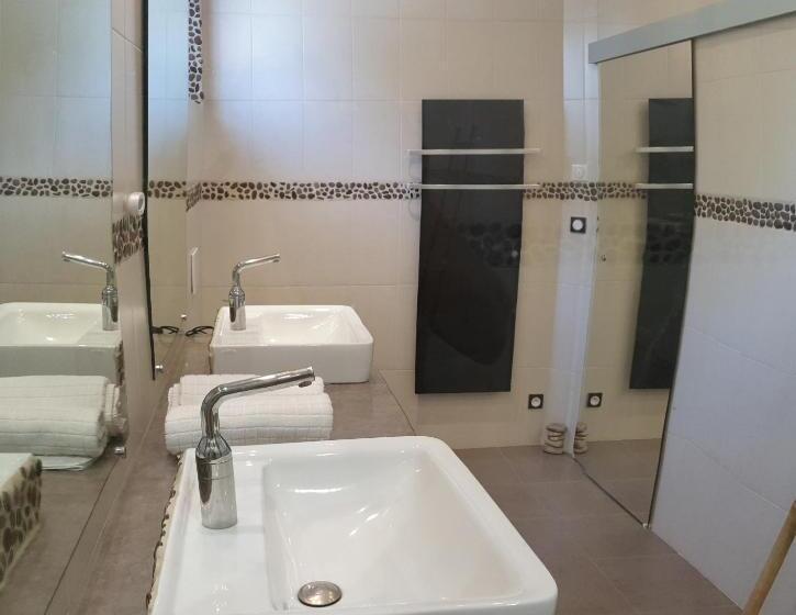 Номер Стандарт, Les Box Chambre D Hôtes