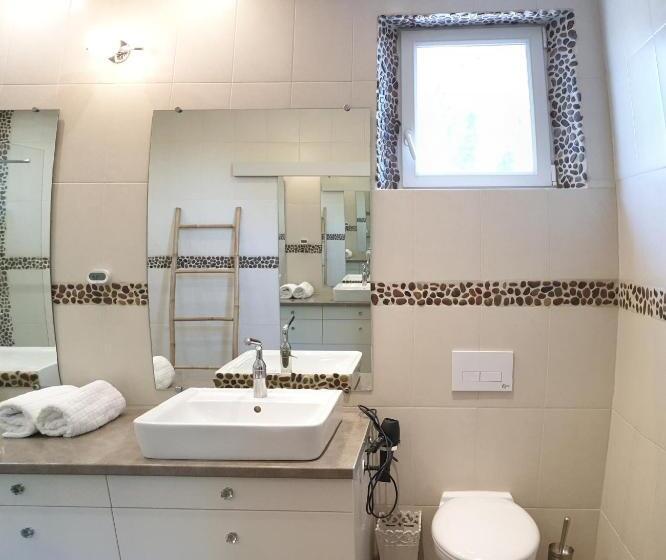 Номер Стандарт, Les Box Chambre D Hôtes