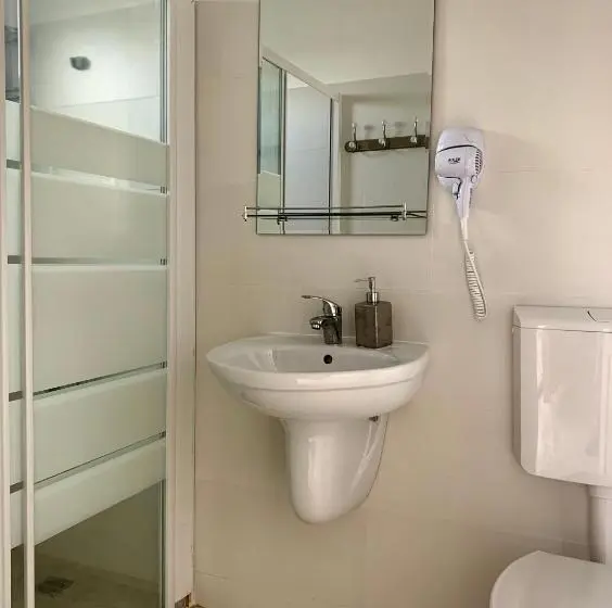 Standard Trippelrum, Vila Azaleea