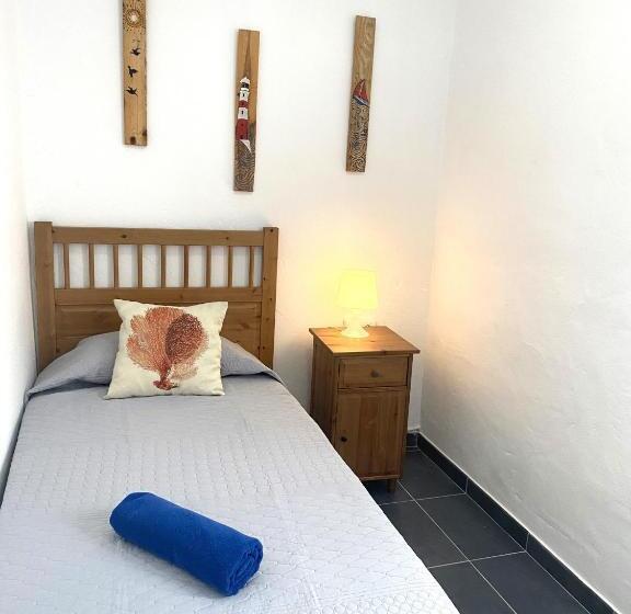 标准单人间共用浴室, Mirador Del Muelle House