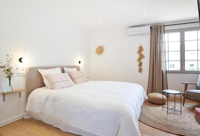 Стандартный Номер Кровать Кинг, Maison 1634   Parking, Petit Dejeuner Compris, Proche Centre, Climatisation, Piscine
