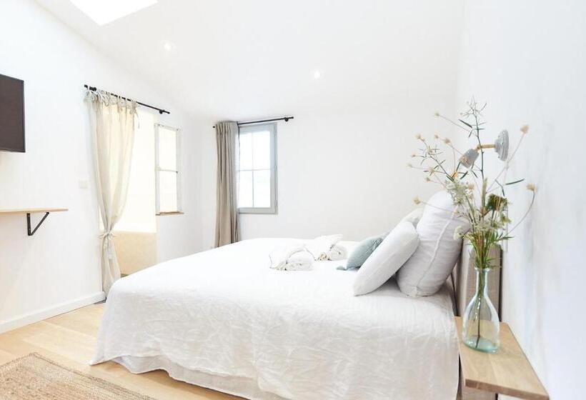 חדר סופריור עם מיטת קינג, Maison 1634   Parking, Petit Dejeuner Compris, Proche Centre, Climatisation, Piscine