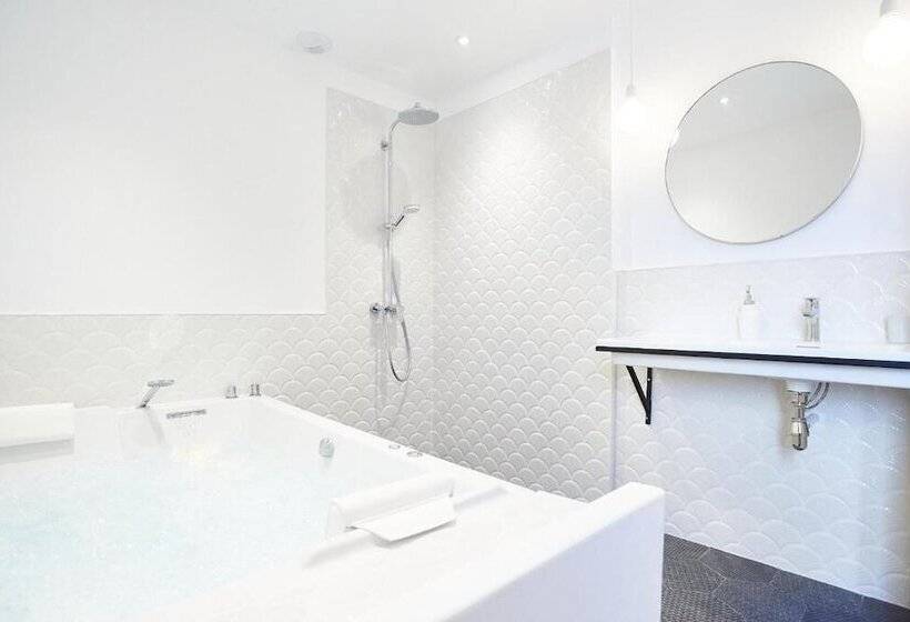 סוויטה עם ג'קוזי, Maison 1634   Parking, Petit Dejeuner Compris, Proche Centre, Climatisation, Piscine