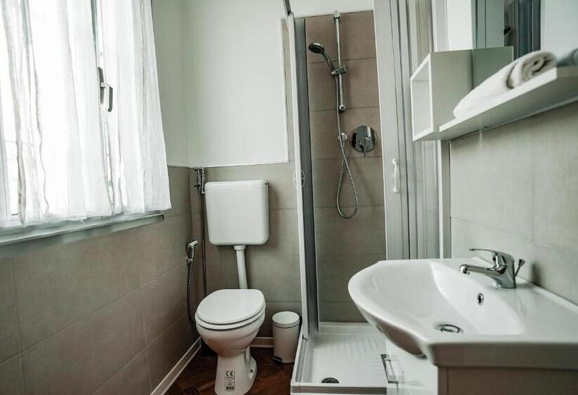 اتاق لوکس, Angelica Home