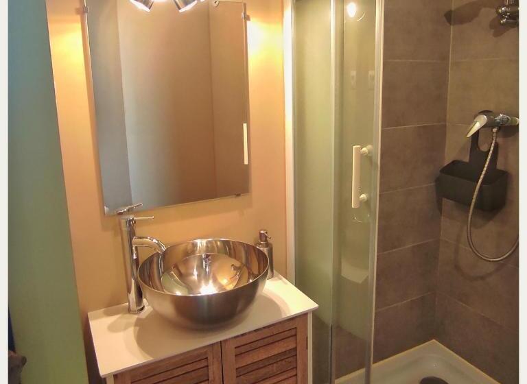 חדר משפחתי, La Vigneronne Des Costières