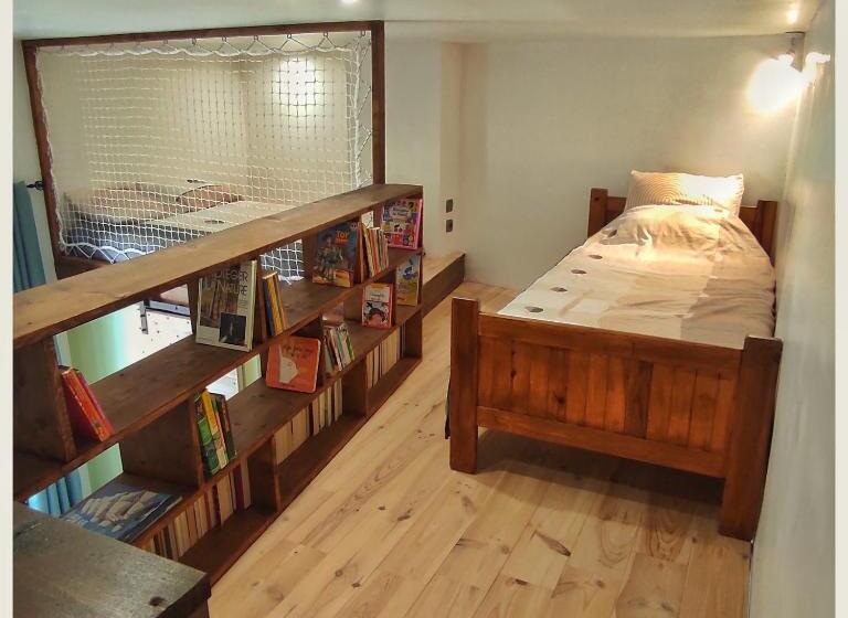 חדר משפחתי, La Vigneronne Des Costières