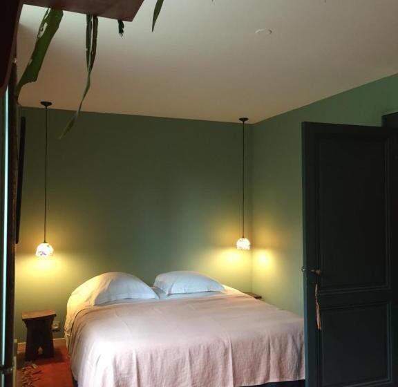 标准房带园景, Damechouette