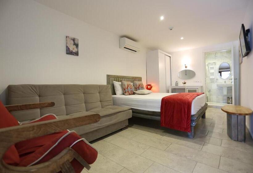 חדר אקונומי, Mosso Boutique